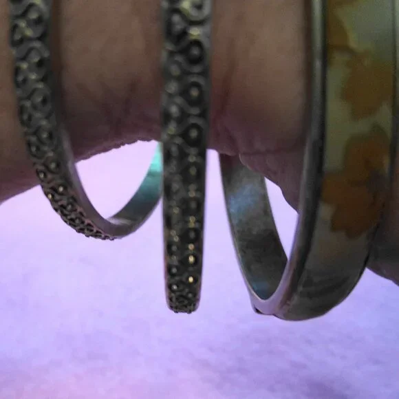 Bangle Bracelets, Monet -- Set of 3 -- 2 3/4" Diam -- Black, Green & Gold Tones - Picture 8 of 11